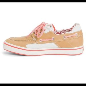 NEW! XTRATUF Women Tan & Coral Finatic II Boat Shoe Size 7